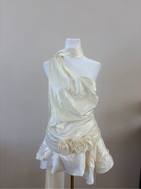 Elegant Cream One-Shoulder Mini Dress with Floral Waist Detail